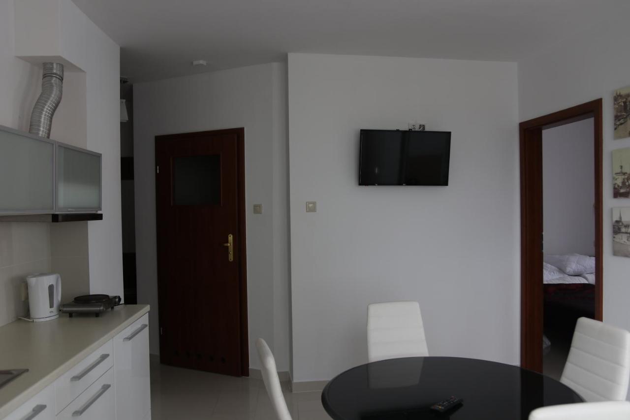 Prywatny Apartament W Hotelu Orka Тженсач Екстериор снимка